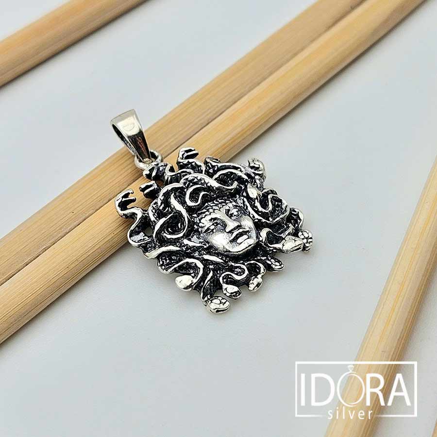 Сребърен медальон: "Горгона"