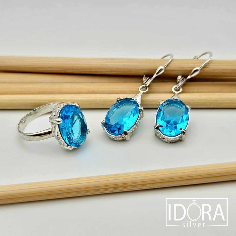 Сребърно съчетание: "Циан"синтетичен топаз