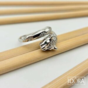 Сребърен пръстен: "Ягуар"циркони