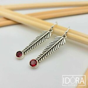 Сребърни обеци: "Перо"гранат