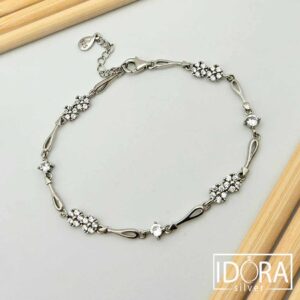 Сребърна гривна: "Лея"циркони