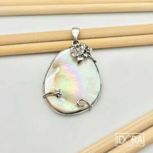 Сребърен медальон: "Магия"бял седеф