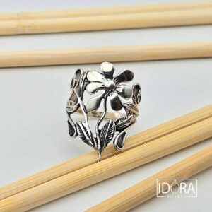 Сребърен пръстен: "Цветето"